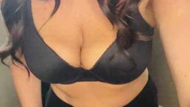 Drop it like a 35yo MILF! Want to suck on them? (drop)