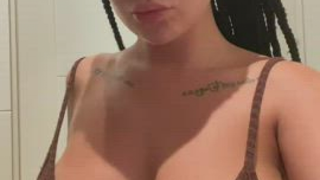 2 things u do to me once we make it to my room