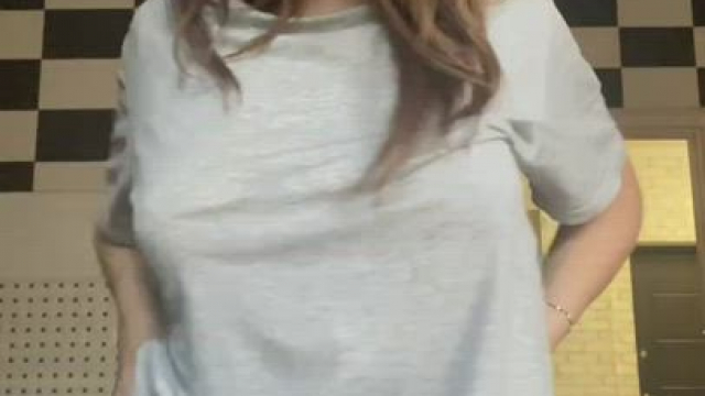 Would u slap this lil ass woman if u meet me in ur kitchen at midnight? Free link