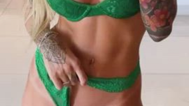 i hope that my little pink pussy give u a big boner