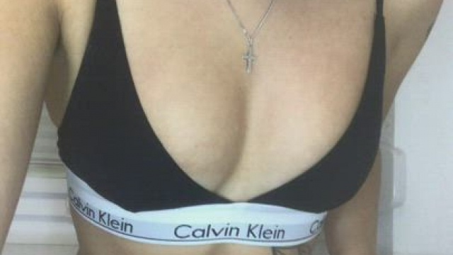 the 3 buddies who see this video deserve a night alone with me