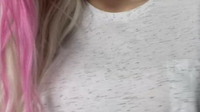 Strip from a young girl with pink hair