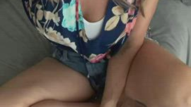 Mommy’s going commando…