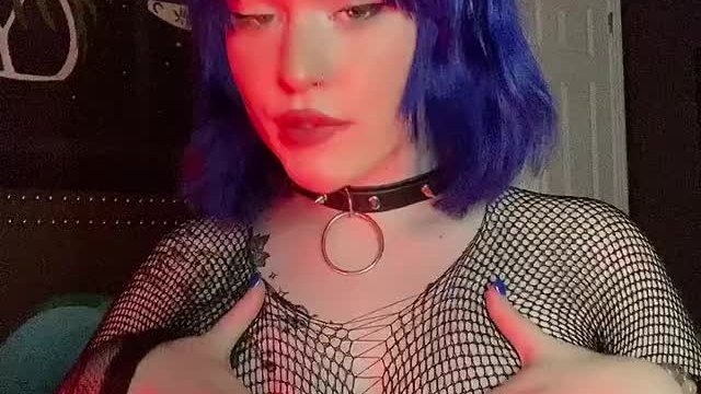 bouncing on my bed is fun.. i’d rather be bouncing on your penis though