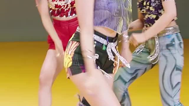 Itzy - Ryujin in Short Shorts