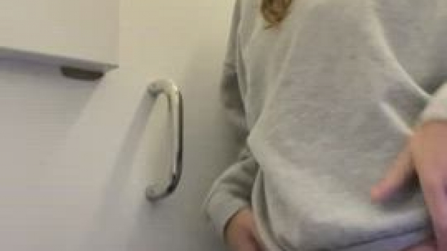 I got so horny on the plane I had to go play with my butthole