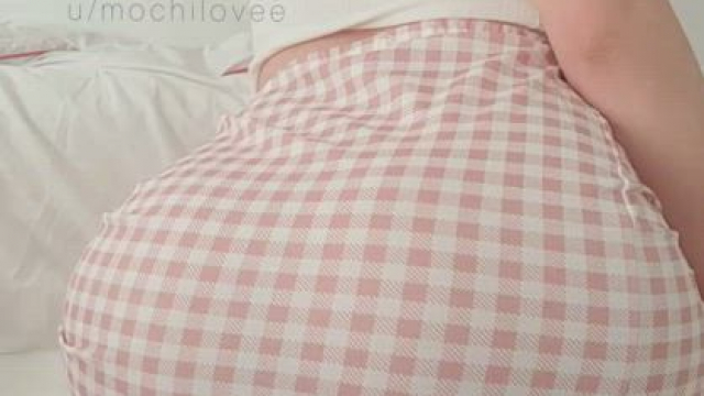 Can I hypnotize you with my cute ass?