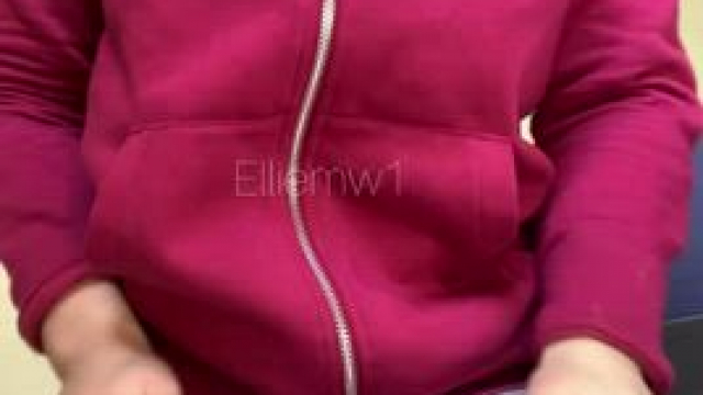 My hoodie tried to hide my DDDs, did it work?