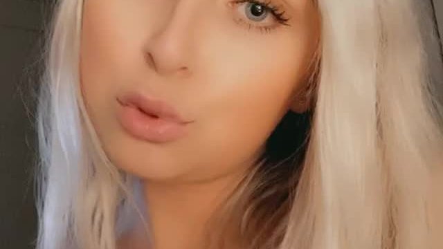 Upvote for a free nude ❤️