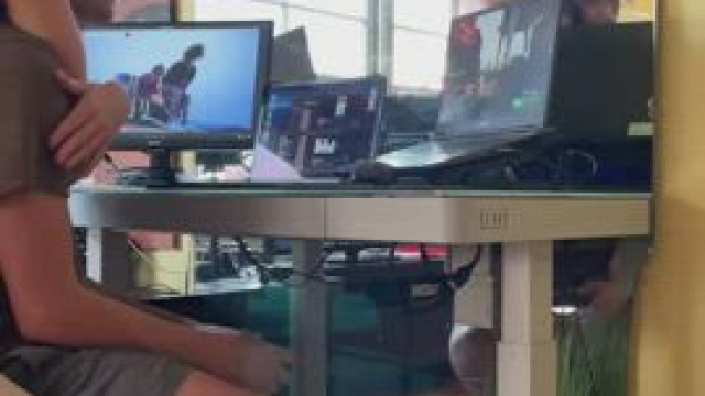 Mom is making it really hard to concentrate on my game.. [mf] milf