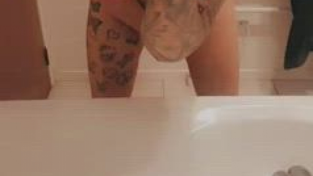 #neonchicks #freethenip