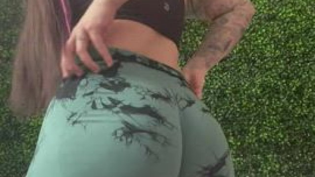 A wedgie in my favorite leggings