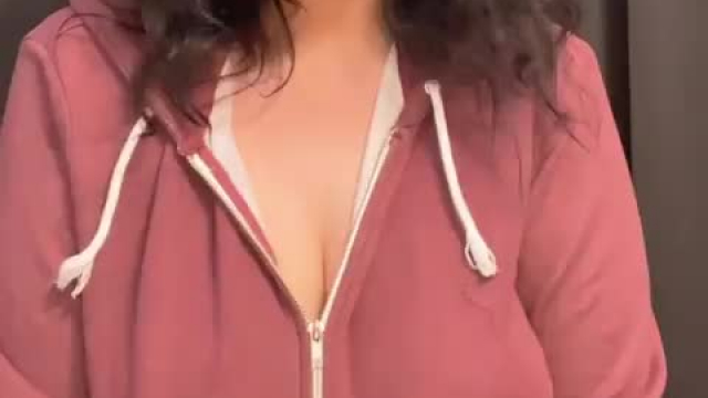 Hoodie flashes are the best