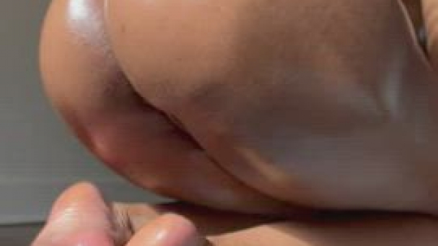 I’m trying to hypnotize you to eat my ass