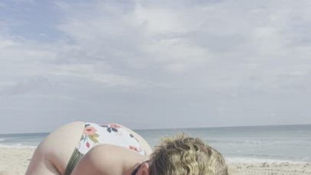 I love giving beach head [GIF] [OC]