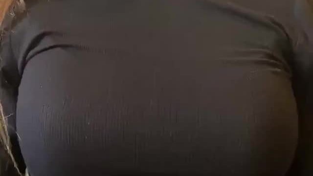 GF removed her bra in hotel lobby