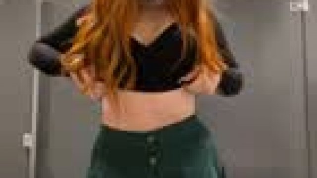 You see me in the bathroom, wyd?