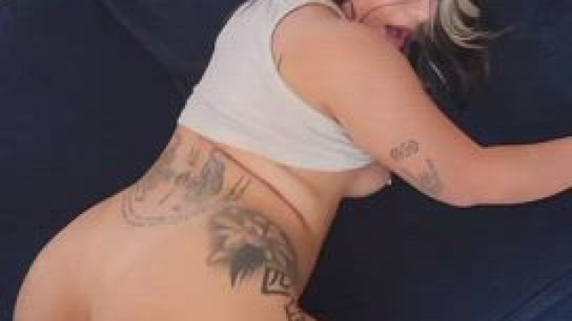 gave bbygirl the strap then made her taste it