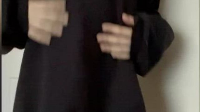 Big sweater, little body ?? [F]