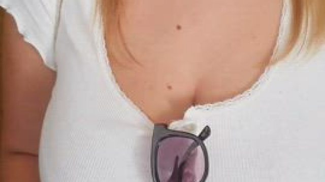 As your guide I invite you to the next room. In it figures of knights with sword