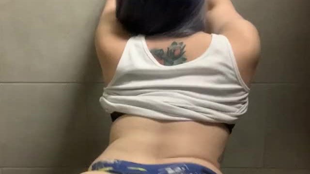 Just a little bathroom jiggle time 