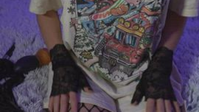 This busty gothslut has a surprise for you <3