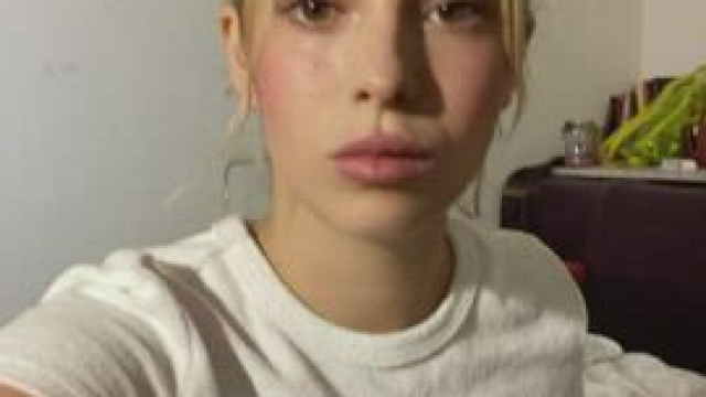 I've just brok up and need someone to play with my boobies