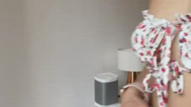 bet you couldn't keep your hands off