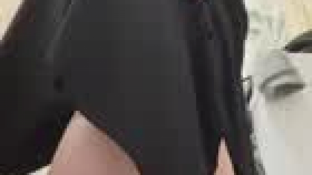 describe my pussy with one emoji