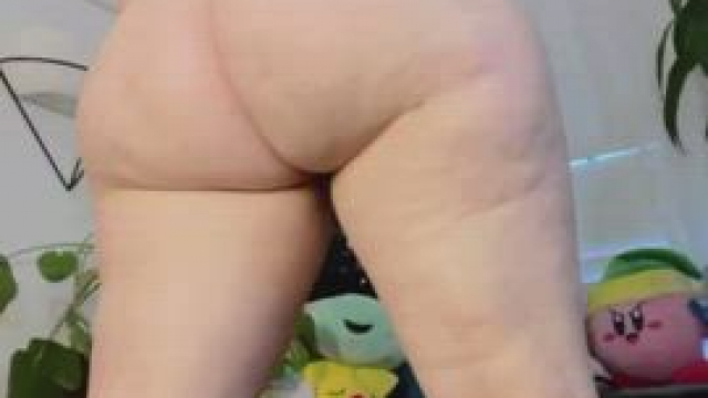 I love teasing you with my jiggly ass