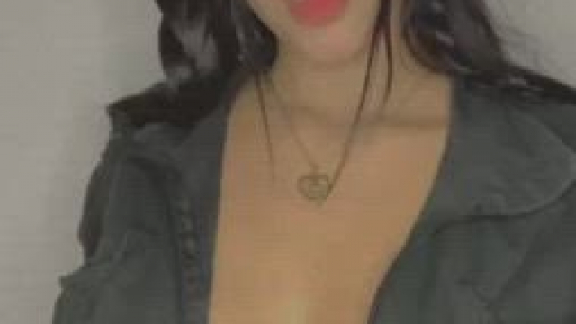 I coudn't resist to get my tits out at work... I hope no one saw me