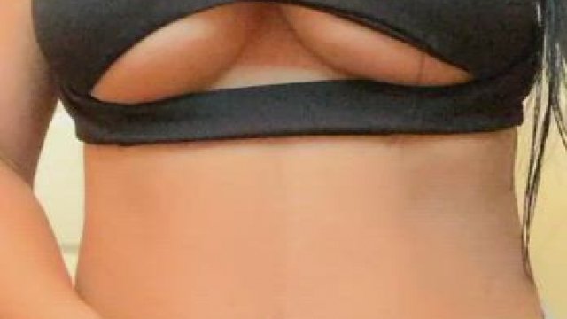 Remember when Under Boob was a thing