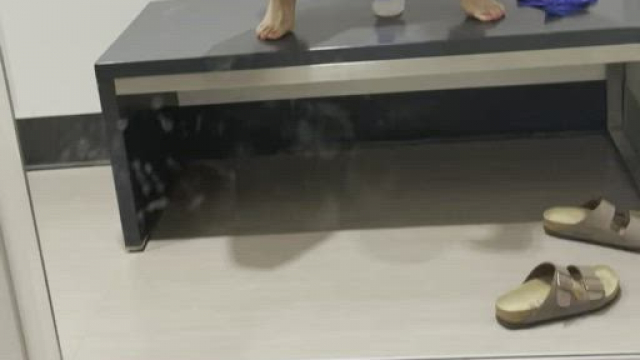 Break time in the dressing room [F]