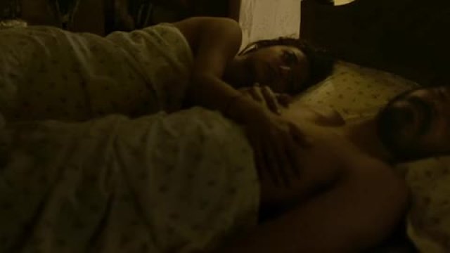 Radhika Apte bare butt plot in wedding guest