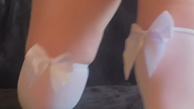 Cute boobies, check. Sexy hips, check. Tasty pussy, check.