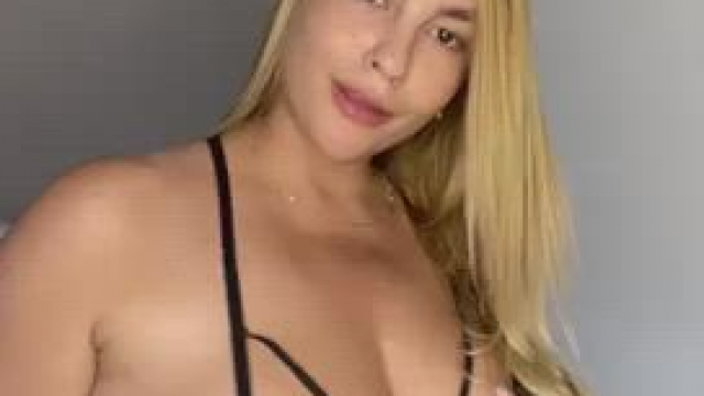 Find me a man who can handle these boobs and I’ll Marry him ❤️