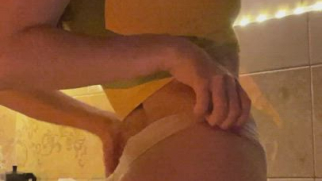 Is here any 2002 year slut lovers ?