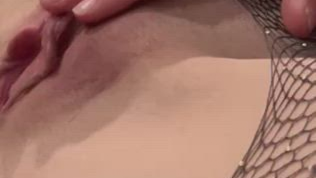 I wanna make you cum by rubbing my pussy so horny knowing I'm being watched