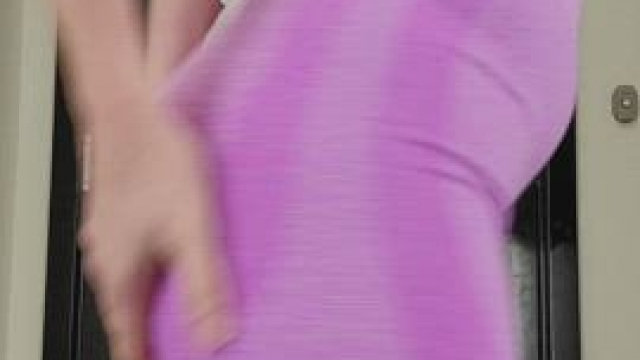 Good moms wear yoga pants