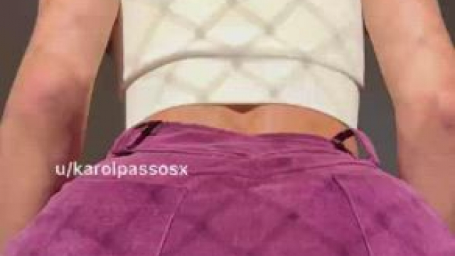 Does my pussy looks love a good meal?