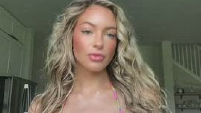 Hannah Gets Her Free Folder