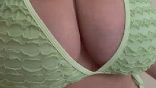 big boobies & body in this bikini