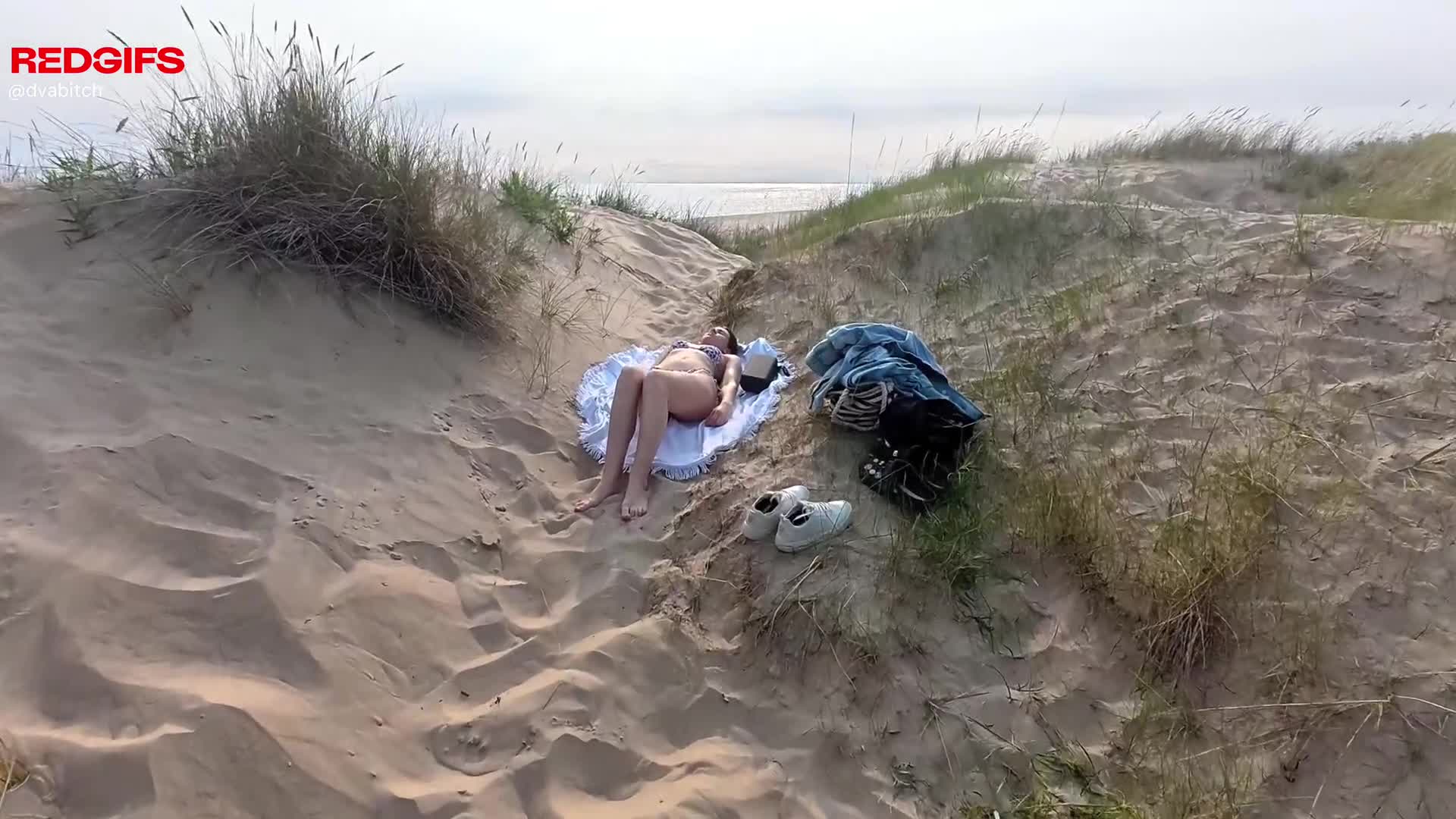 I am a perfect type of girl to bring to the beach with you