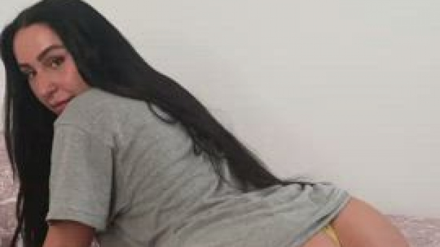 Would you let a thicc mom jerk you off?