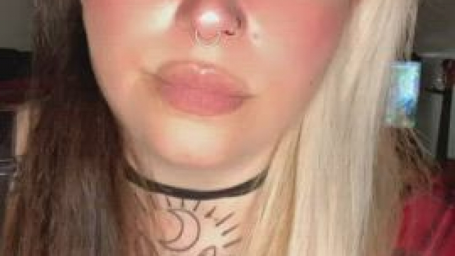 Anybody like big milf titties?