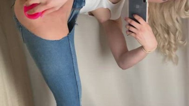 I want to be banged in a fitting room, will you be embarrassed to do it?