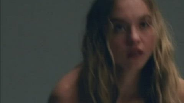 Sydney Sweeney's Sweet Jiggles