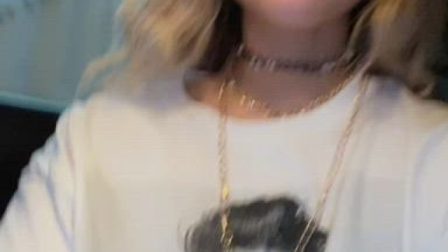 pulling out my tits on campus!!