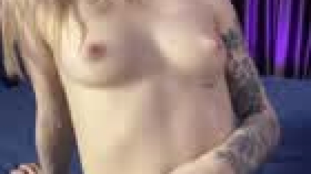 time to lick those nipples