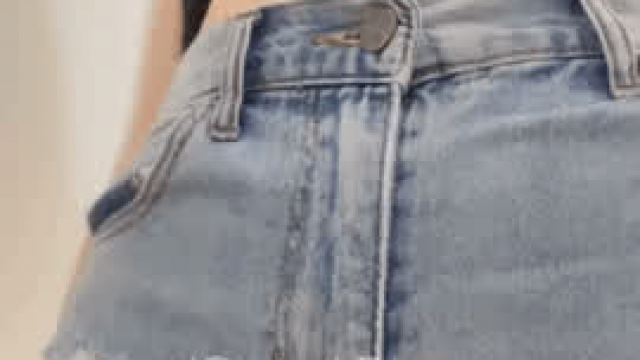 i like it when guys stare it’s so obvious what they’re looking at [F]